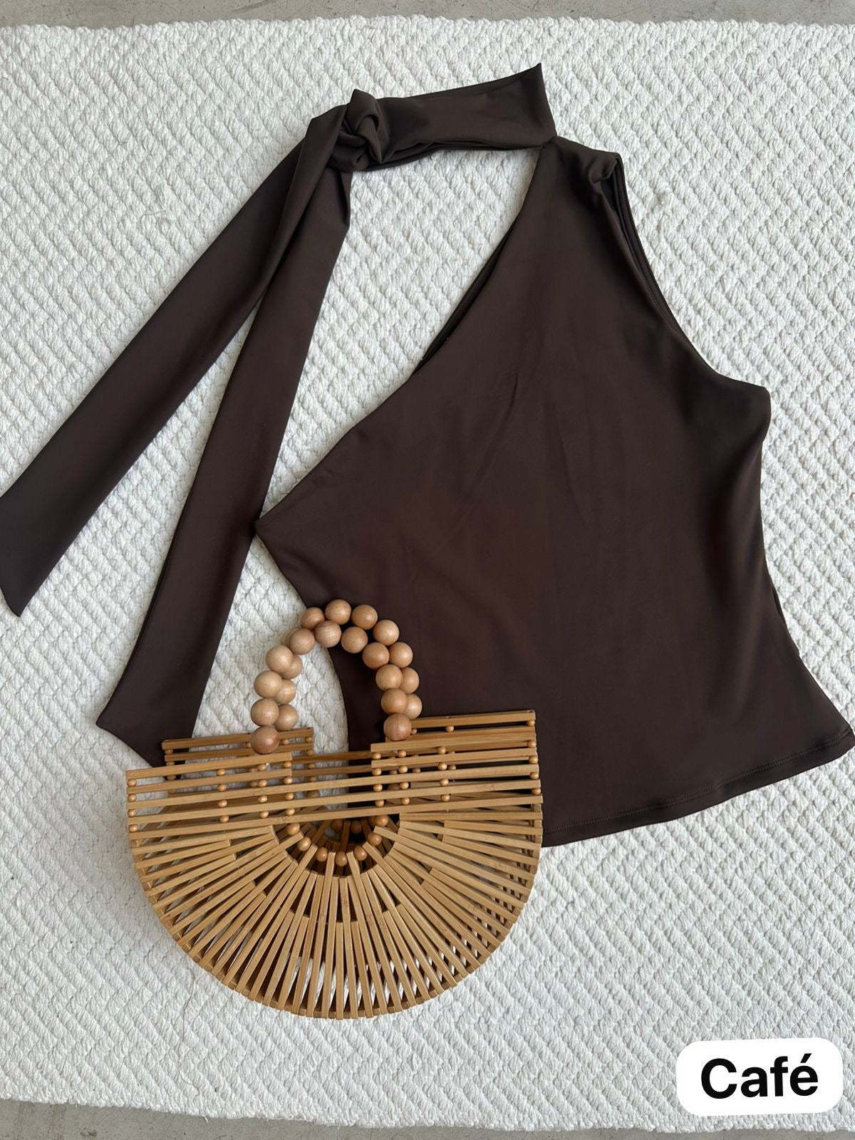 Blusa Asimétrica Corbatín Café