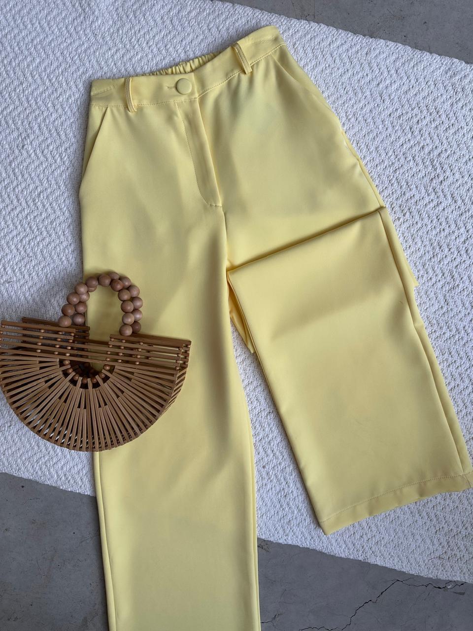 Pantalón Recto Butter Yellow