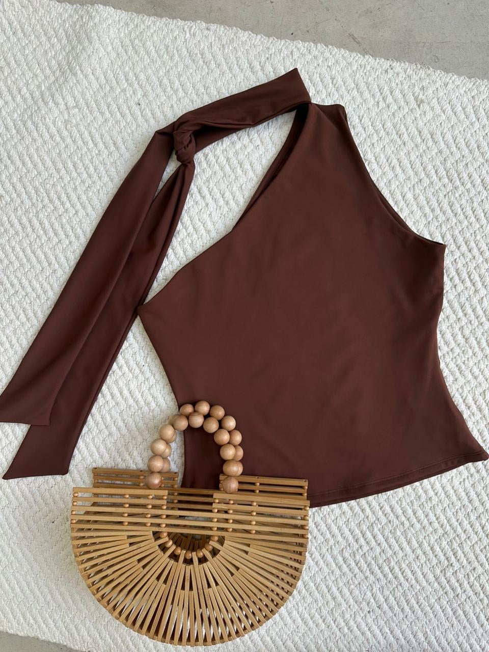 Blusa Asimétrica Corbatín Cocoa