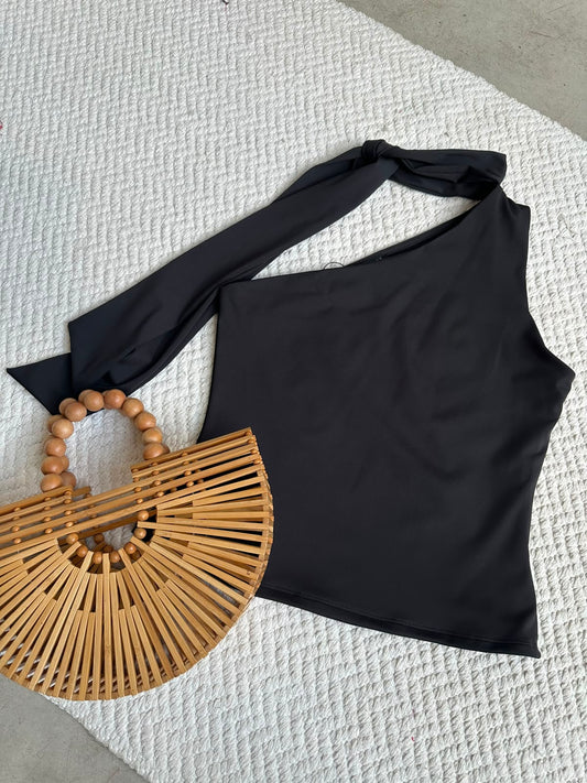 Blusa Asimétrica Corbatín Negro