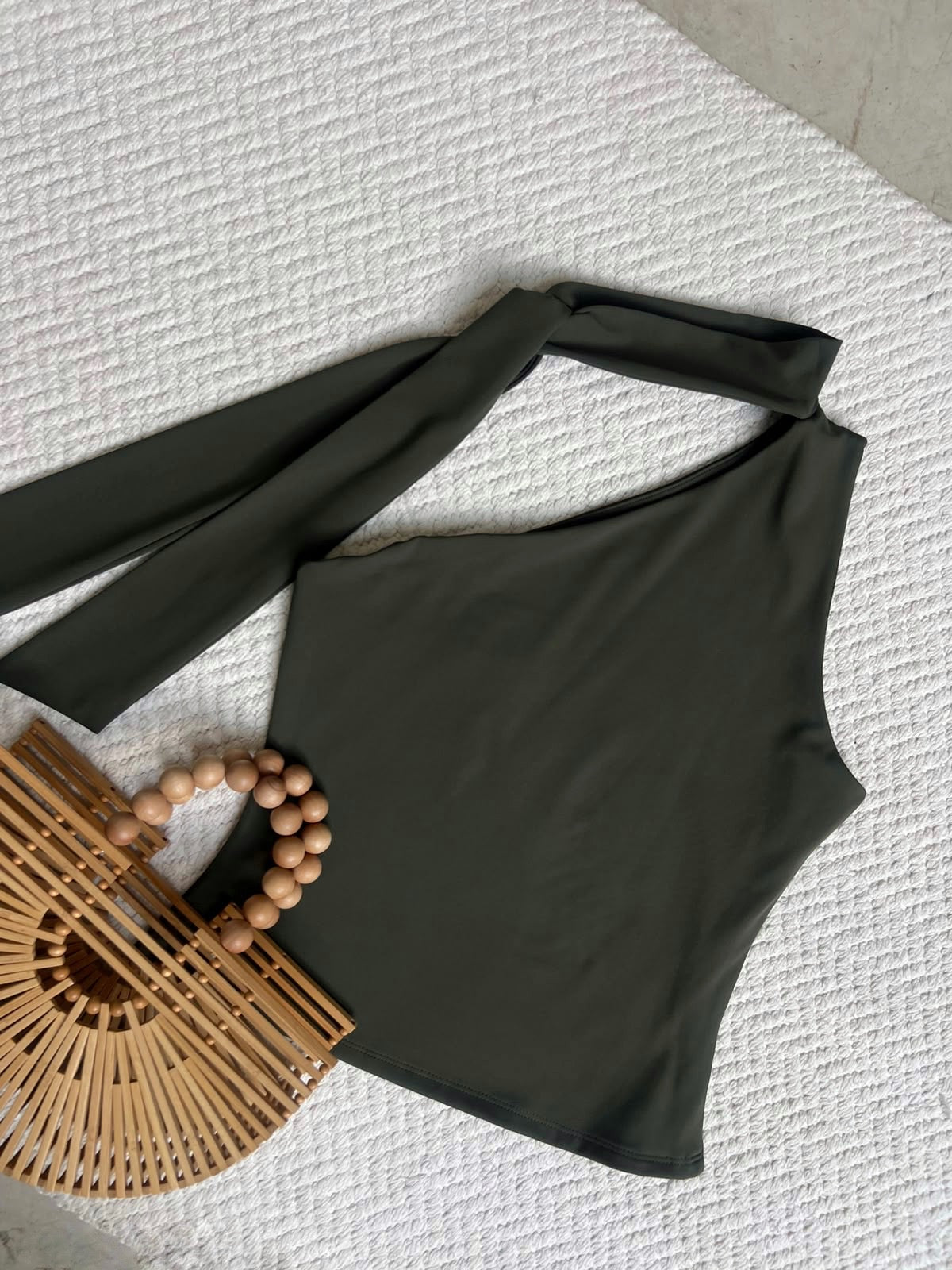 Blusa Asimétrica Corbatín Oliva
