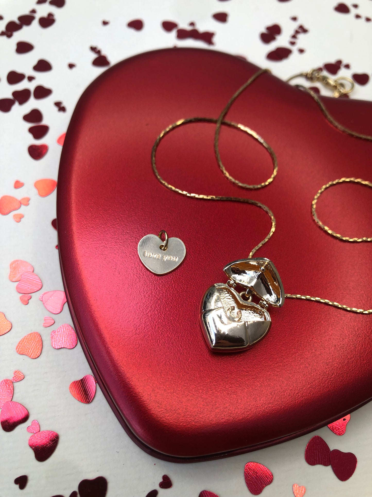 Collar Sobre Corazón