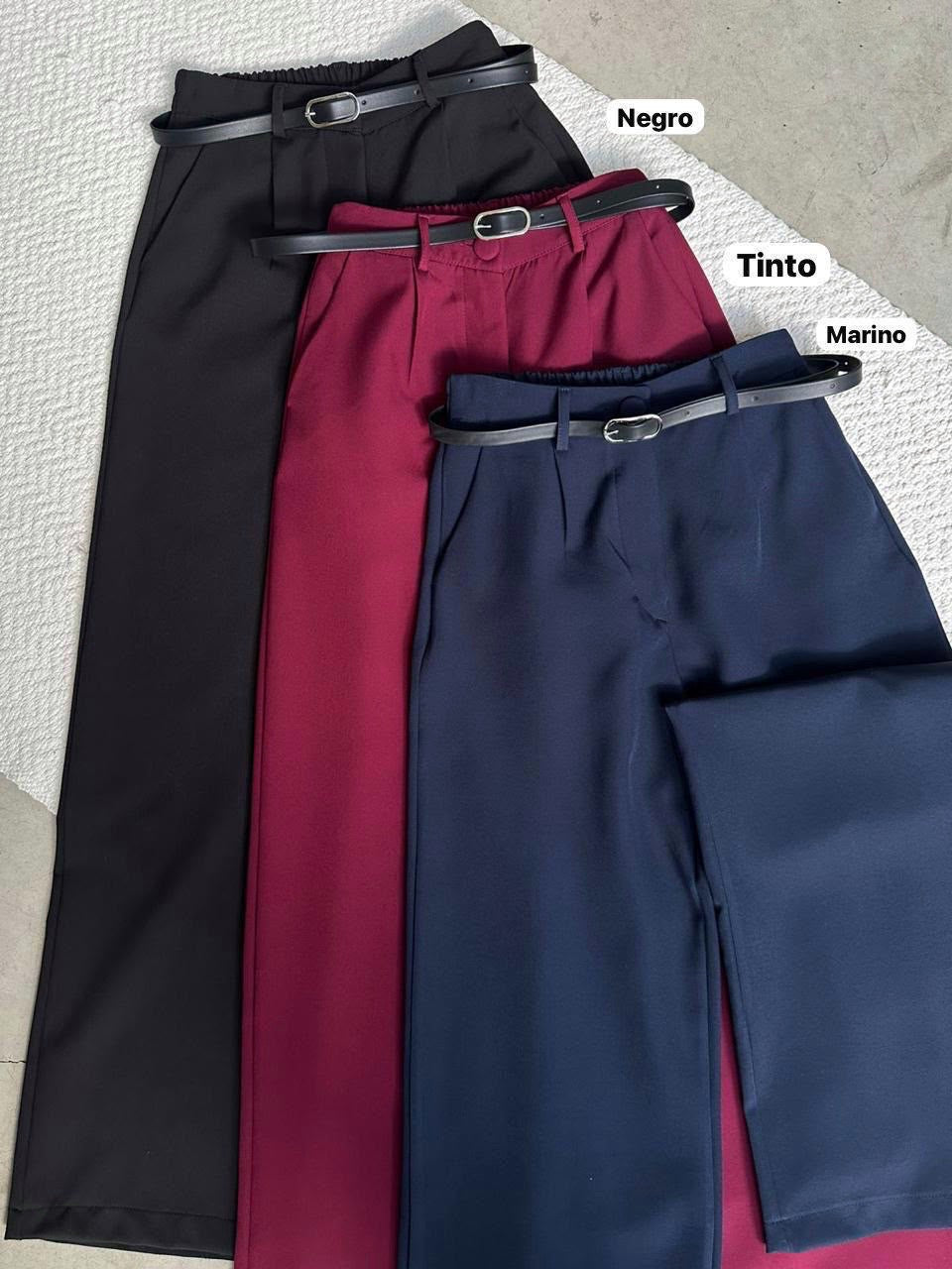 Pantalón Recto Media Pinza c/ cinturón Negro