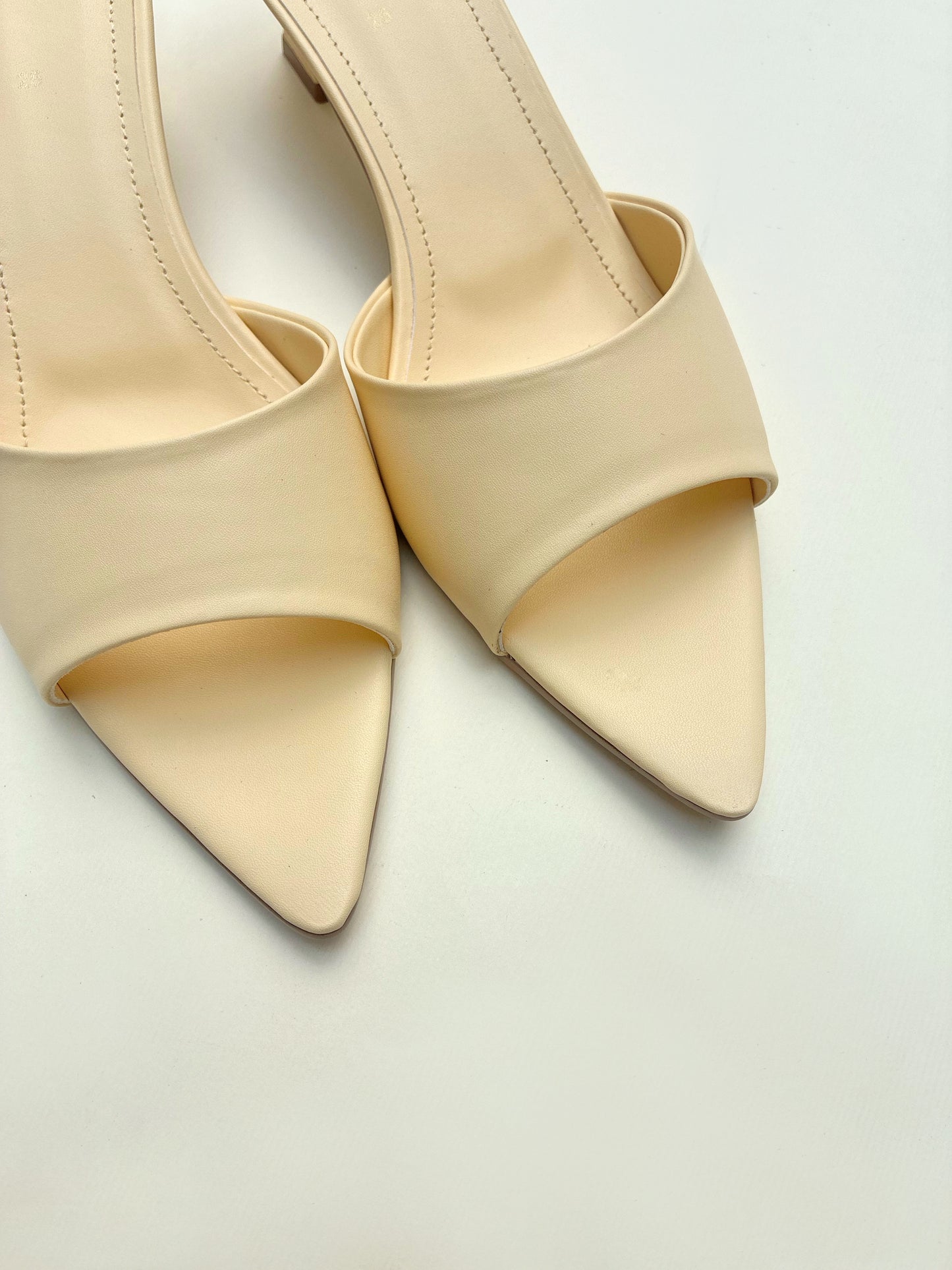 Tacones Las Vegas Mantequilla