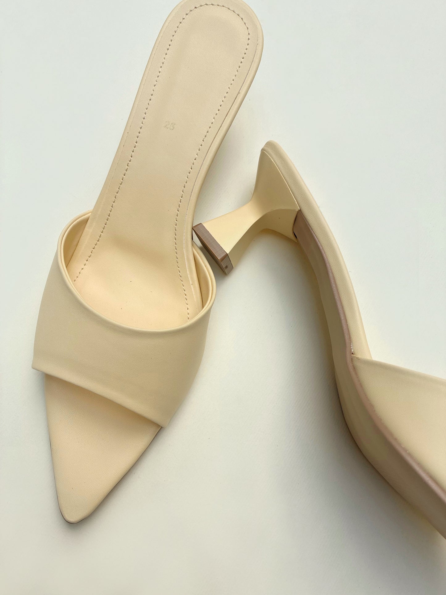 Tacones Las Vegas Mantequilla