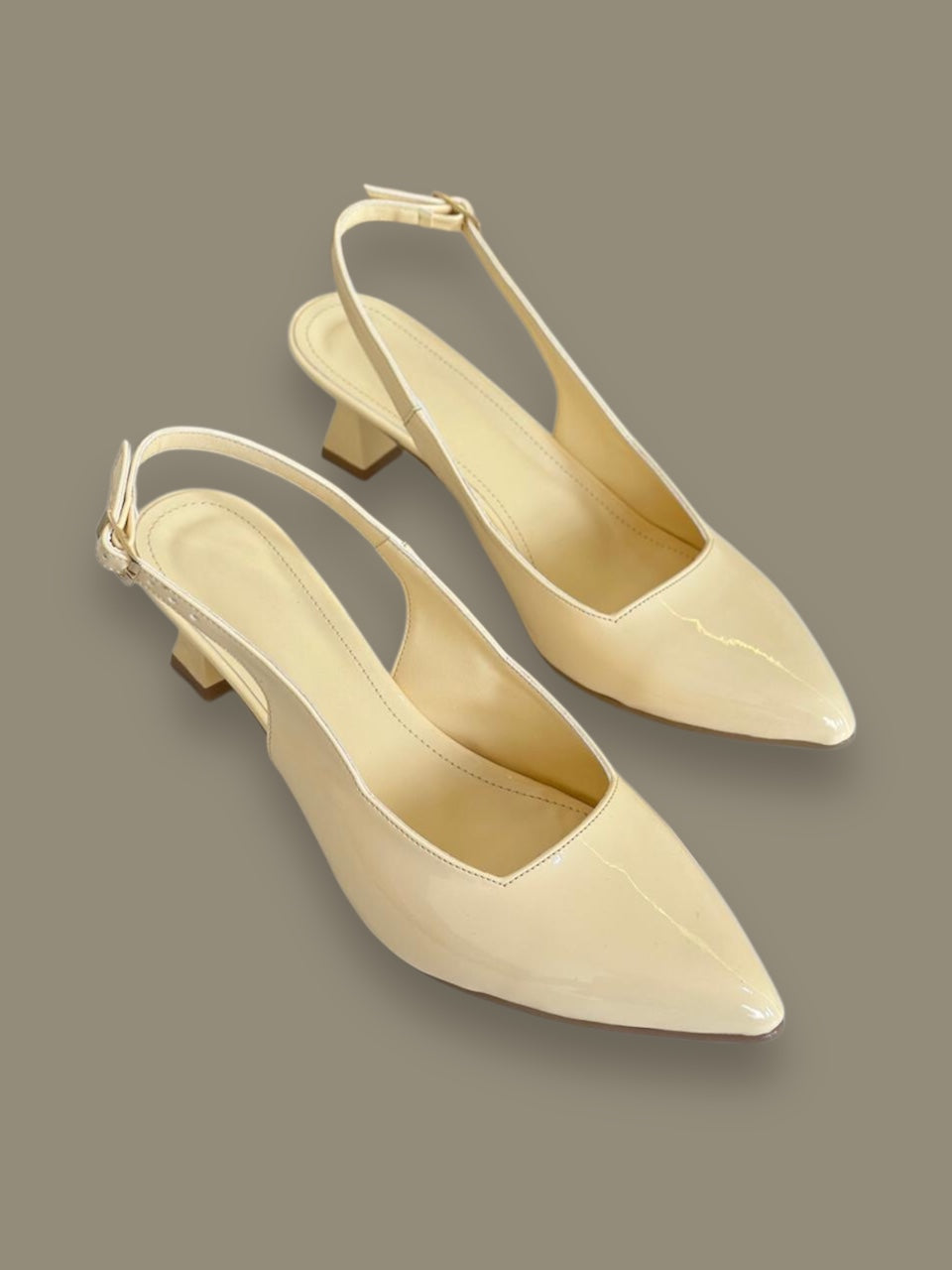 Tacones Mónaco Mantequilla